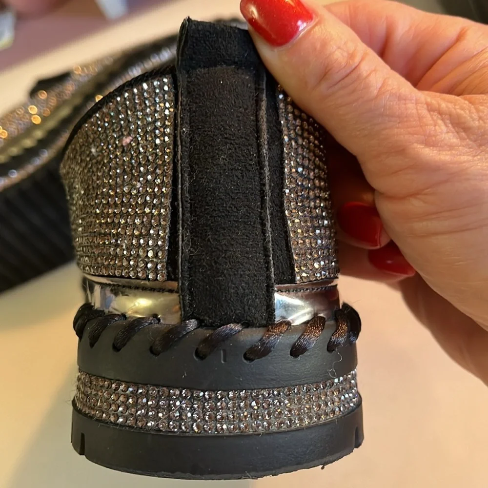 Muguan Company 1997 slip on rhinestone platform sneaker silver/black Sz 8.5